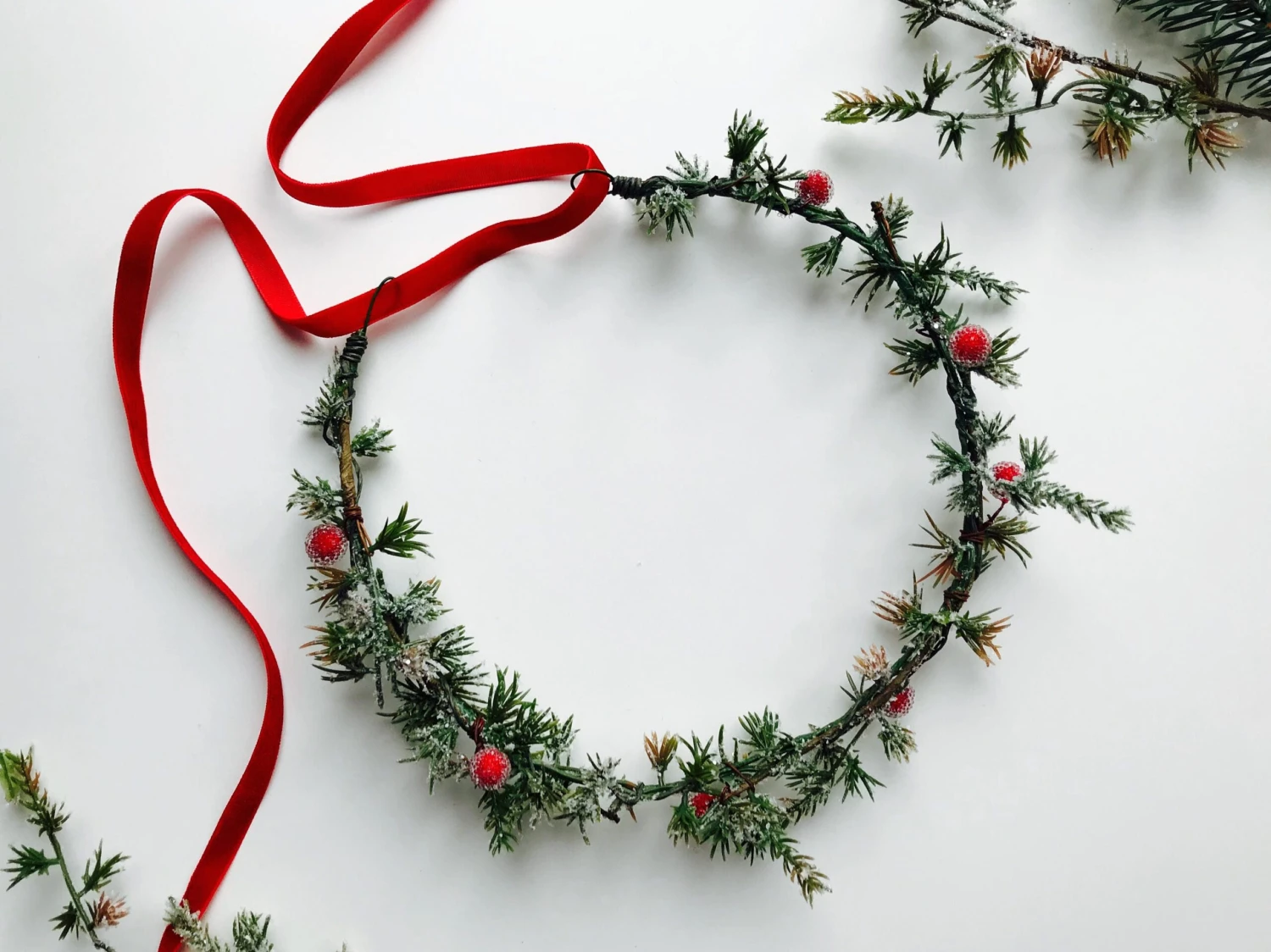 Winter Holiday Crown, Christmas Hair Wreath, Green Berry Headpiece, Winter Wedding Crown, Winter Bridal Crown, Christmas Headpiece 5 Winter Holiday Crown, Christmas Hair Wreath, Green Berry Headpiece, Winter Wedding Crown, Winter Bridal Crown, Christmas Headpiece - Image 3