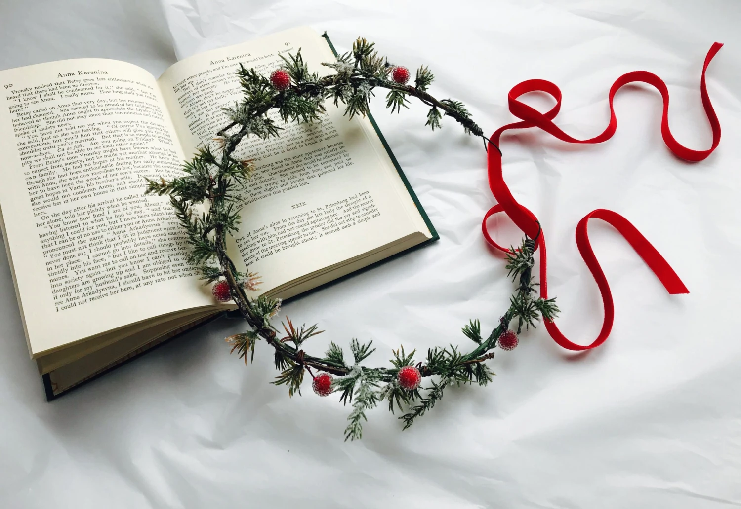 Winter Holiday Crown, Christmas Hair Wreath, Green Berry Headpiece, Winter Wedding Crown, Winter Bridal Crown, Christmas Headpiece 9 Winter Holiday Crown, Christmas Hair Wreath, Green Berry Headpiece, Winter Wedding Crown, Winter Bridal Crown, Christmas Headpiece - Image 7