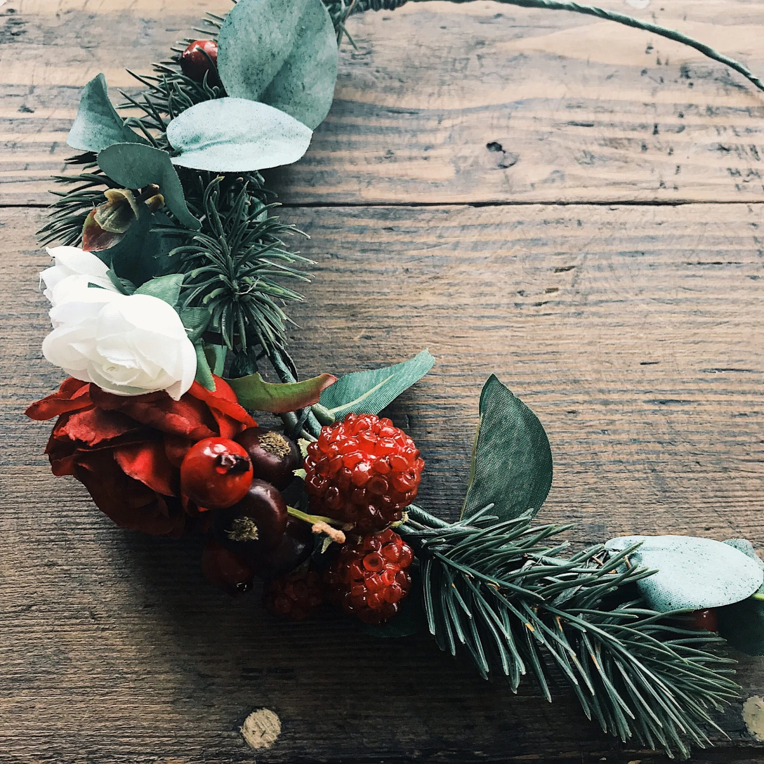 Winter Wedding Crown, Bridal Floral Crown, Boho Flower Crown, Winter Berries Hair Wreath, Rose Floral Headpiece, Christmas Head Wreath 9 Winter Wedding Crown, Bridal Floral Crown, Boho Flower Crown, Winter Berries Hair Wreath, Rose Floral Headpiece, Christmas Head Wreath - Image 7