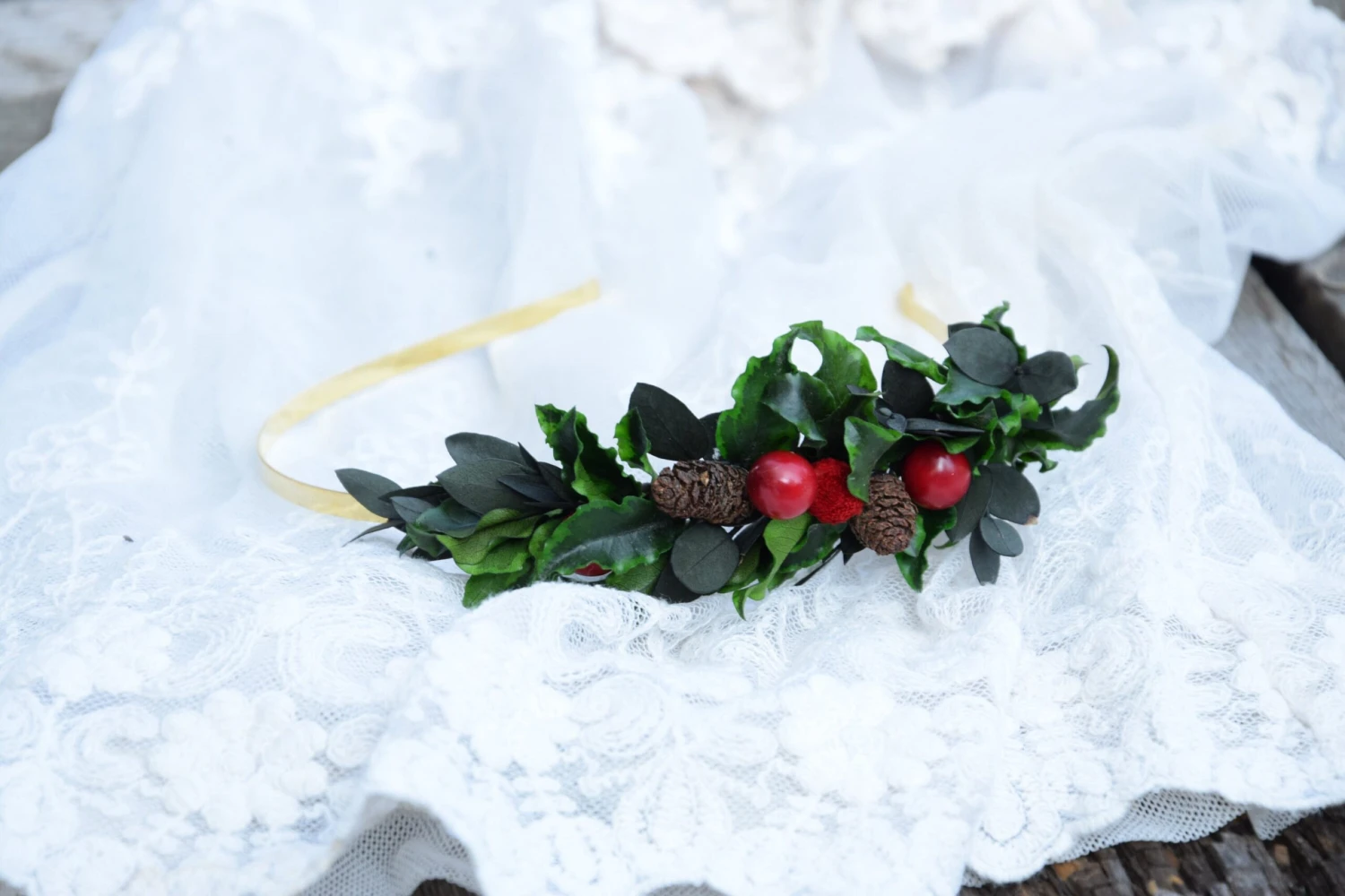 Berry Christmas Headband, Christmas Flower Crown, Holiday Flower Crown, Berry Headband, Red Berries Greenery Flower Crown 3 Berry Christmas Headband, Christmas Flower Crown, Holiday Flower Crown, Berry Headband, Red Berries Greenery Flower Crown