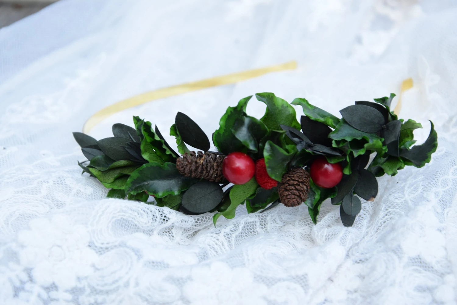 Berry Christmas Headband, Christmas Flower Crown, Holiday Flower Crown, Berry Headband, Red Berries Greenery Flower Crown 4 Berry Christmas Headband, Christmas Flower Crown, Holiday Flower Crown, Berry Headband, Red Berries Greenery Flower Crown - Image 2