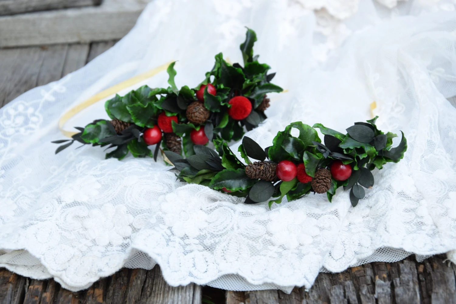 Berry Christmas Headband, Christmas Flower Crown, Holiday Flower Crown, Berry Headband, Red Berries Greenery Flower Crown 8 Berry Christmas Headband, Christmas Flower Crown, Holiday Flower Crown, Berry Headband, Red Berries Greenery Flower Crown - Image 6