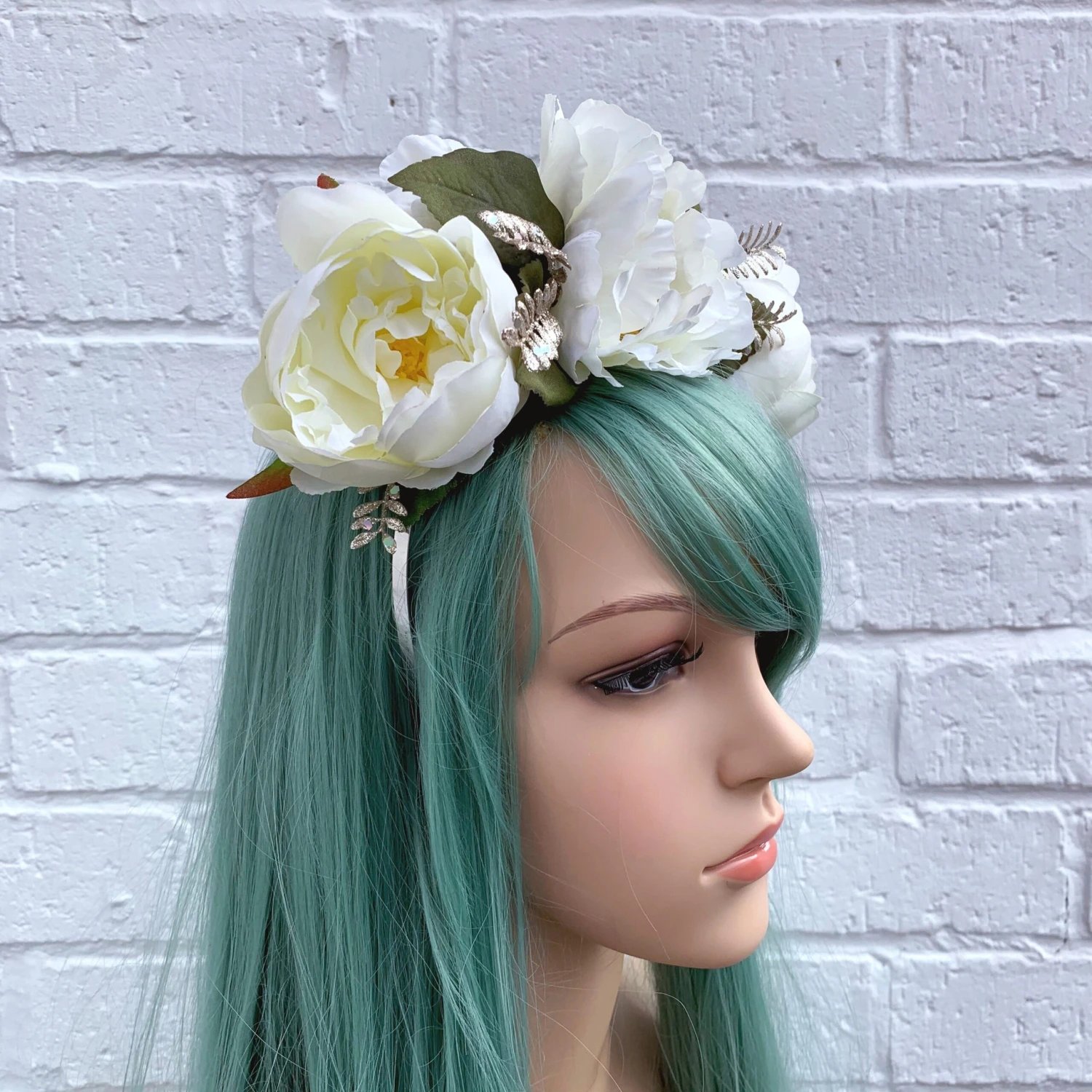 White And Gold Christmas Headband, December Wedding, Festive Hair Accessory, Winter Flower Crown, Glitter Hair Accessories, Bride Outfit 5 White And Gold Christmas Headband, December Wedding, Festive Hair Accessory, Winter Flower Crown, Glitter Hair Accessories, Bride Outfit - Image 3