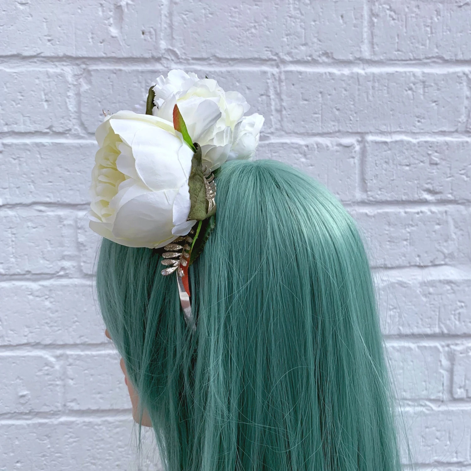 White And Gold Christmas Headband, December Wedding, Festive Hair Accessory, Winter Flower Crown, Glitter Hair Accessories, Bride Outfit 6 White And Gold Christmas Headband, December Wedding, Festive Hair Accessory, Winter Flower Crown, Glitter Hair Accessories, Bride Outfit - Image 4