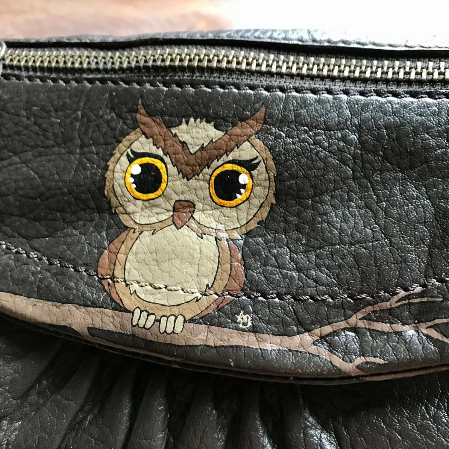 Hand Painted Leather Bag, Owl Painting, Original Art, Christmas Gift Idea, Affordable Art, Certificate Of Authenticity, UK Artist 5 Hand Painted Leather Bag, Owl Painting, Original Art, Christmas Gift Idea, Affordable Art, Certificate Of Authenticity, UK Artist - Image 3