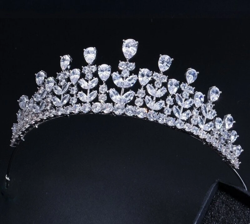 Elegant Beauty Queen CZ Cubic Zirconia Headband Jewellery Large Bridal Wedding Pageant Tiaras And Crown For Brides Valentines Christmas 3 Elegant Beauty Queen CZ Cubic Zirconia Headband Jewellery Large Bridal Wedding Pageant Tiaras And Crown For Brides Valentines Christmas