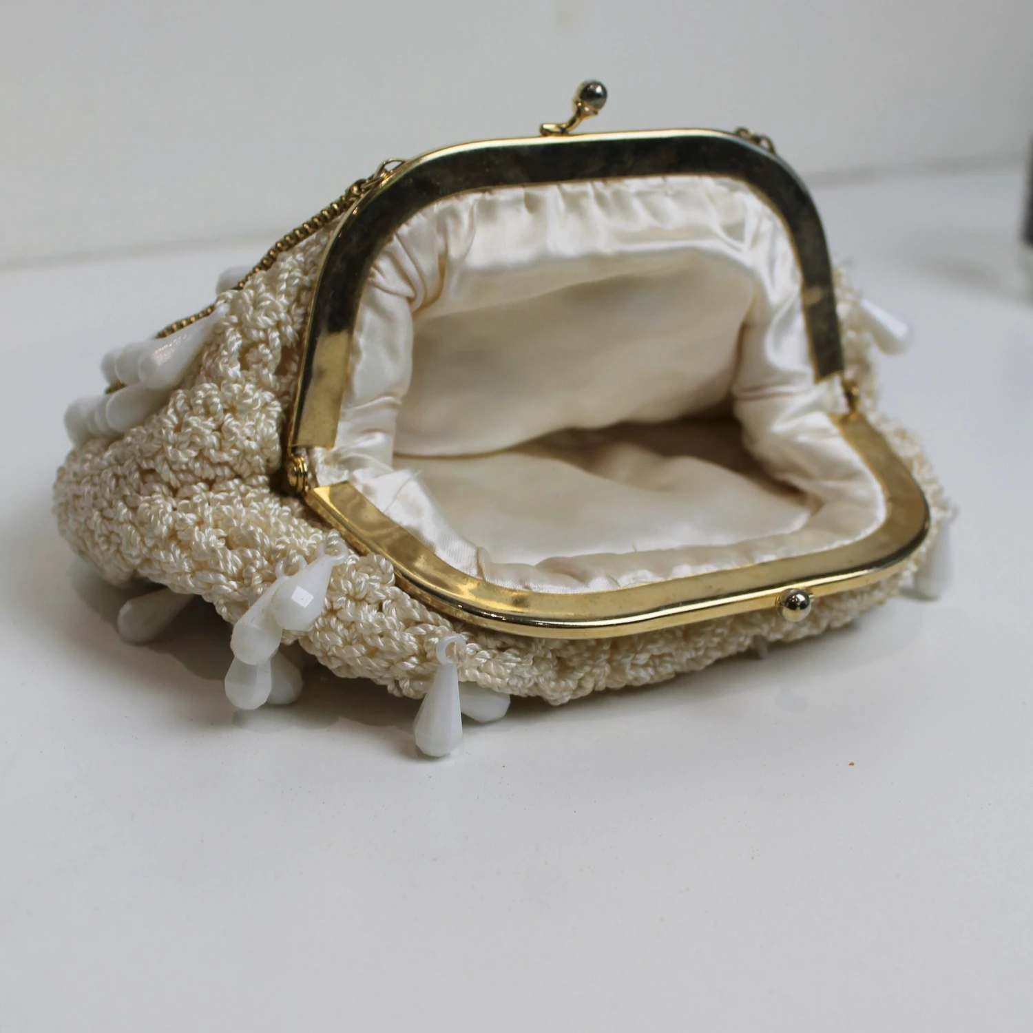 Cream White Crochet Beads Bag, 1960s Italian Evening Bag, Round Crochet Evening Bag, White Beaded Wrist Bag, Vintage Christmas Present, 9 Cream White Crochet Beads Bag, 1960s Italian Evening Bag, Round Crochet Evening Bag, White Beaded Wrist Bag, Vintage Christmas Present, - Image 7