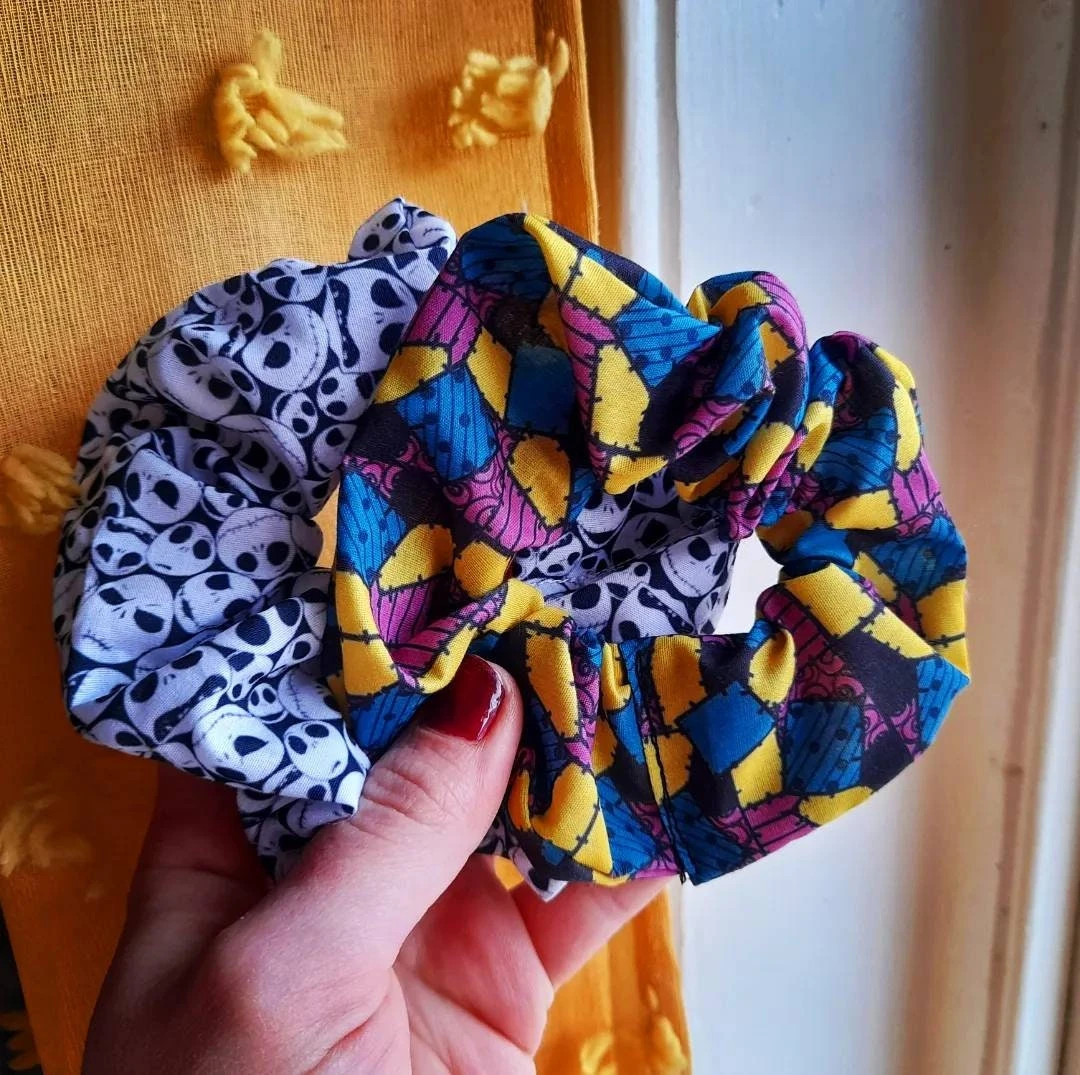 Nightmare Befor Christmas Hair Accessoires, Scrunchies, Jack Skellington Scrunchie, Jack And Sally, Nightmare Before Christmas Scrunchies 7 Nightmare Befor Christmas Hair Accessoires, Scrunchies, Jack Skellington Scrunchie, Jack And Sally, Nightmare Before Christmas Scrunchies - Image 5