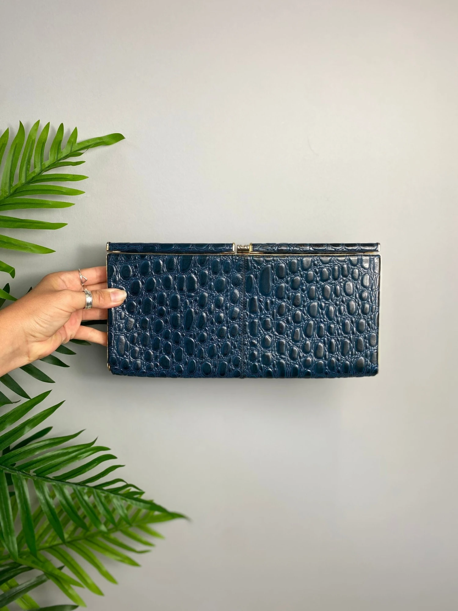 Blue Leather Vintage Clutch Evening Party Bag. Croc Alligator Look. Christmas Party Bag. 4 Blue Leather Vintage Clutch Evening Party Bag. Croc Alligator Look. Christmas Party Bag. - Image 2