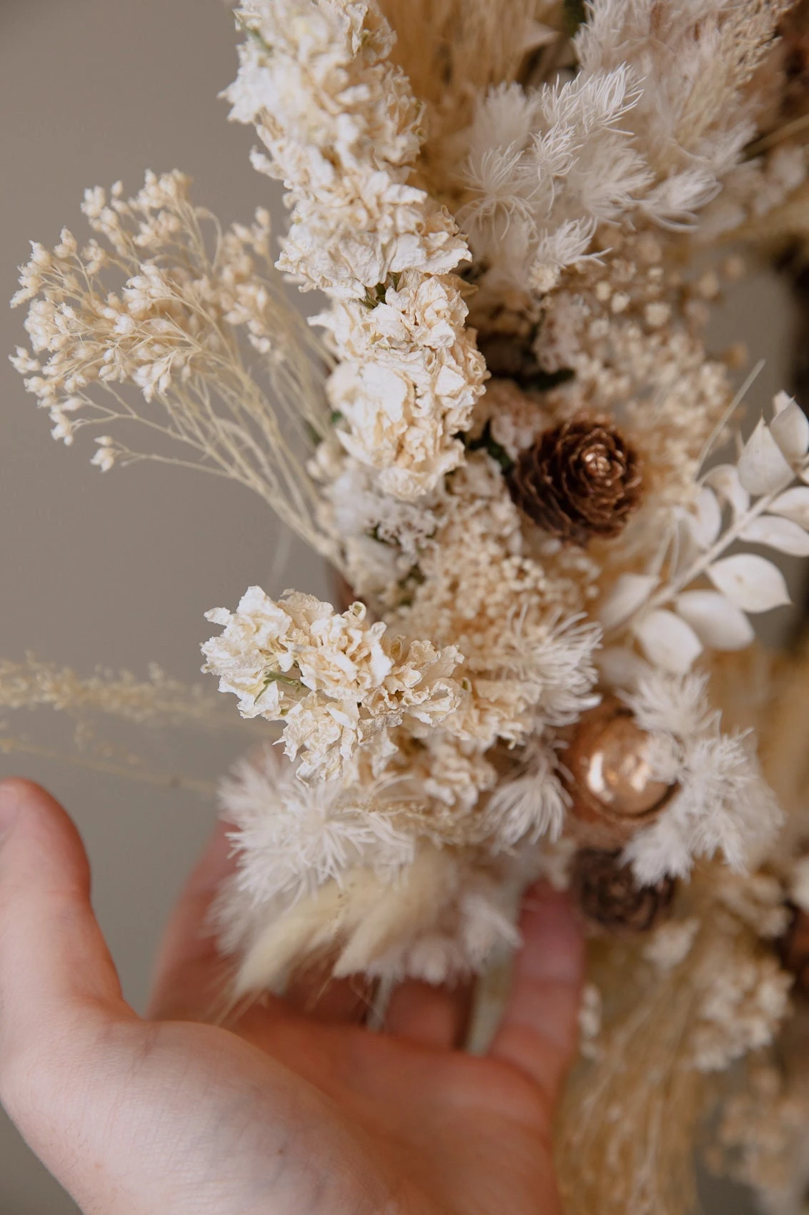 Modern Christmas Wreath No.1 / Soft Winter Door Wreath Christmas Decoration / Christmas Wreath / Xmas Door Wreath 4 Modern Christmas Wreath No.1 / Soft Winter Door Wreath Christmas Decoration / Christmas Wreath / Xmas Door Wreath - Image 2