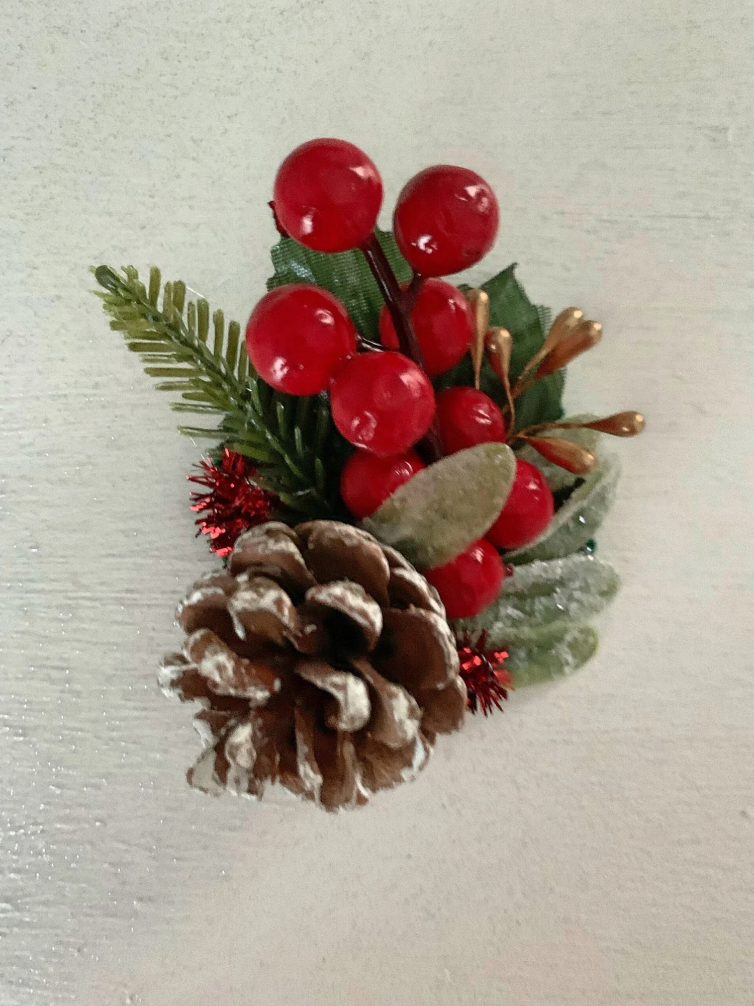 Christmas Hair Clip With Pine Cones And Berries. 3 Christmas Hair Clip With Pine Cones And Berries.