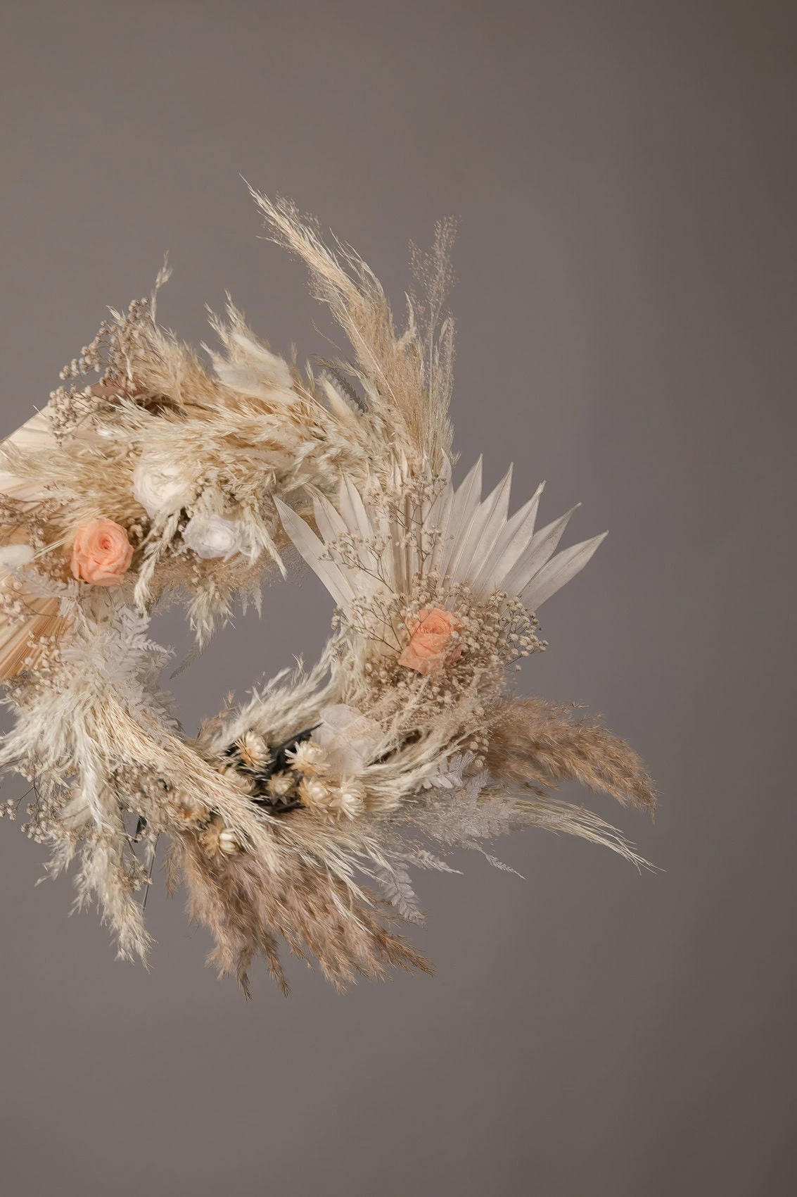 Modern Christmas Wreath No.23 / Pampas Grass In Soft Winter Door Wreath Christmas Decoration / Christmas Wreath / Xmas Door Wreath 6 Modern Christmas Wreath No.23 / Pampas Grass In Soft Winter Door Wreath Christmas Decoration / Christmas Wreath / Xmas Door Wreath - Image 4