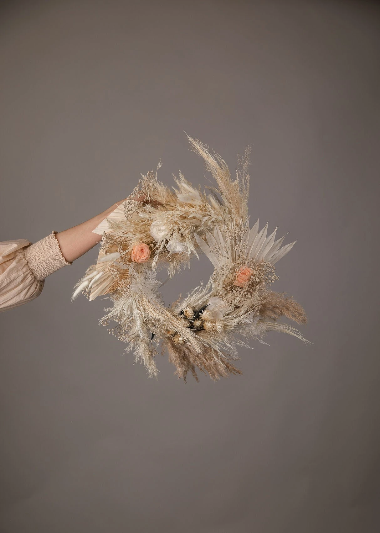 Modern Christmas Wreath No.23 / Pampas Grass In Soft Winter Door Wreath Christmas Decoration / Christmas Wreath / Xmas Door Wreath 8 Modern Christmas Wreath No.23 / Pampas Grass In Soft Winter Door Wreath Christmas Decoration / Christmas Wreath / Xmas Door Wreath - Image 6