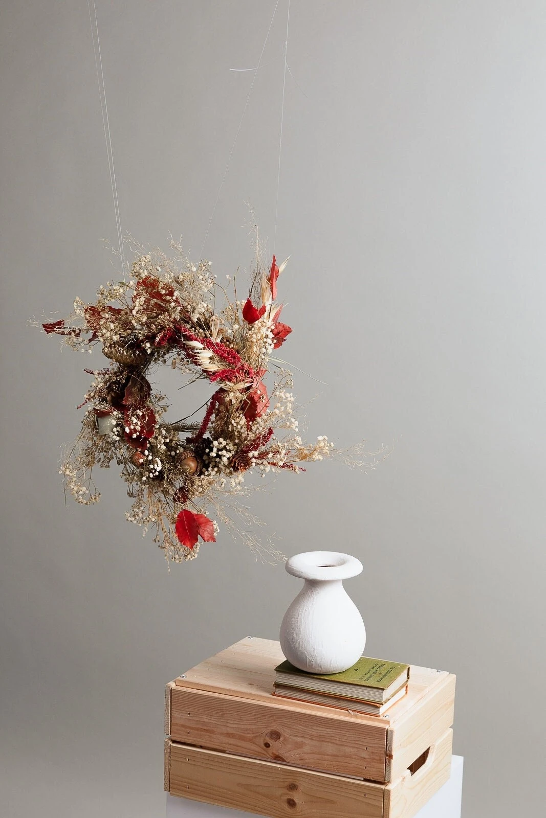 Modern Christmas Wreath No.21 / Red Amaranthus In Soft Winter Door Wreath Christmas Decoration / Christmas Wreath / Xmas Door Wreath 4 Modern Christmas Wreath No.21 / Red Amaranthus In Soft Winter Door Wreath Christmas Decoration / Christmas Wreath / Xmas Door Wreath - Image 2