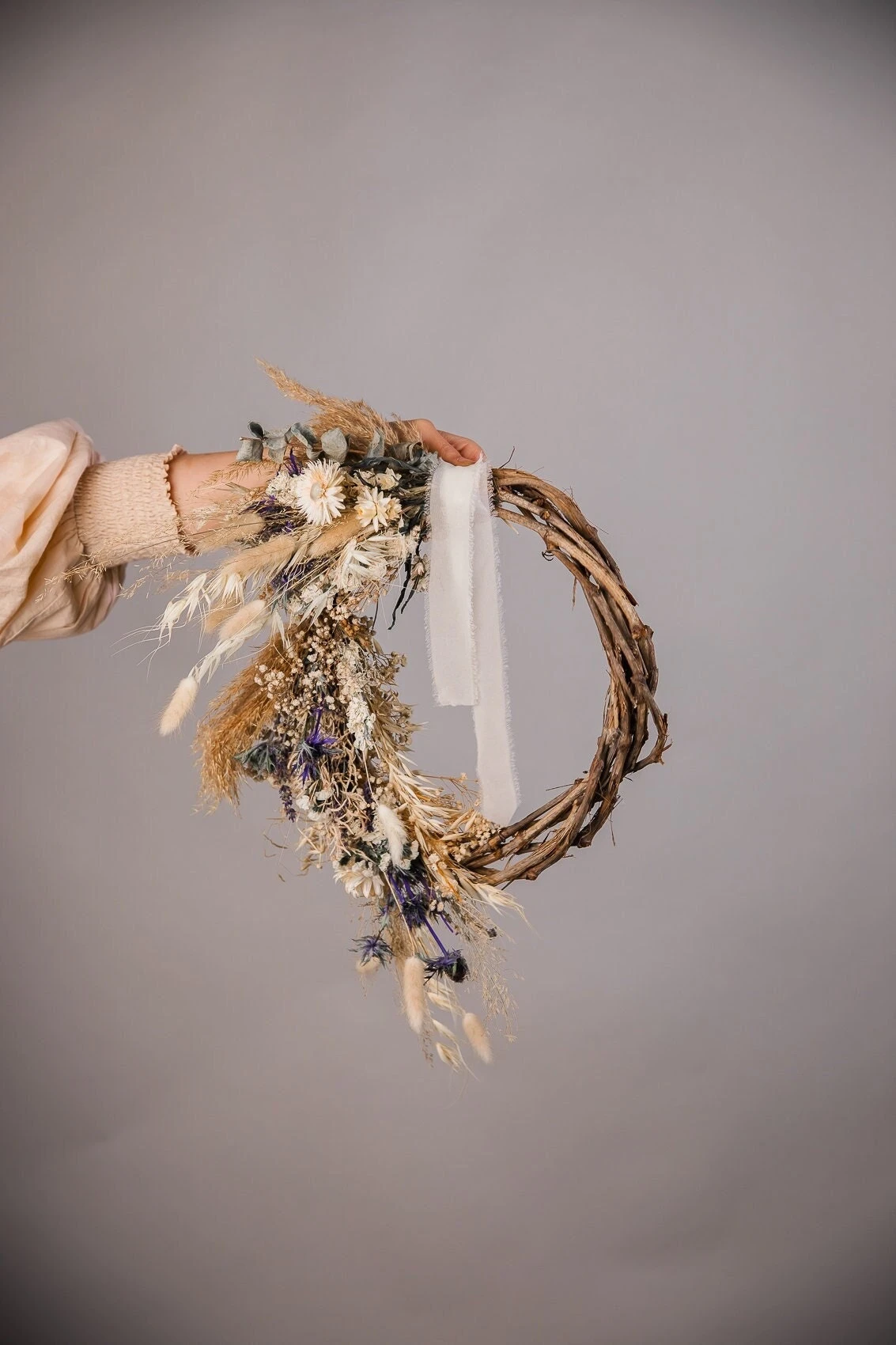 Modern Christmas Wreath No.17 / Scottish Thistles In Soft Winter Door Wreath Christmas Decoration / Christmas Wreath / Xmas Door Wreath 3 Modern Christmas Wreath No.17 / Scottish Thistles In Soft Winter Door Wreath Christmas Decoration / Christmas Wreath / Xmas Door Wreath