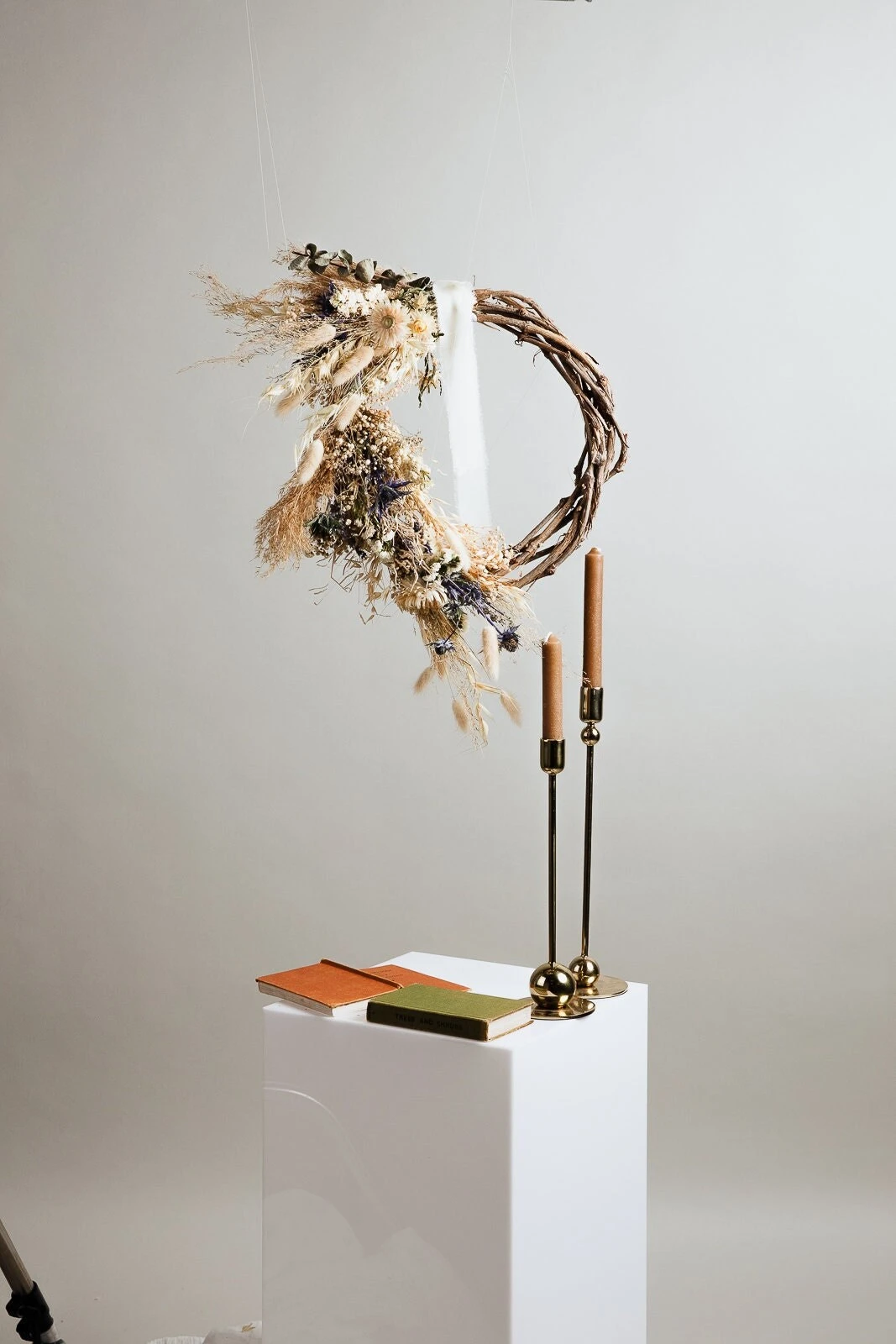 Modern Christmas Wreath No.17 / Scottish Thistles In Soft Winter Door Wreath Christmas Decoration / Christmas Wreath / Xmas Door Wreath 8 Modern Christmas Wreath No.17 / Scottish Thistles In Soft Winter Door Wreath Christmas Decoration / Christmas Wreath / Xmas Door Wreath - Image 6