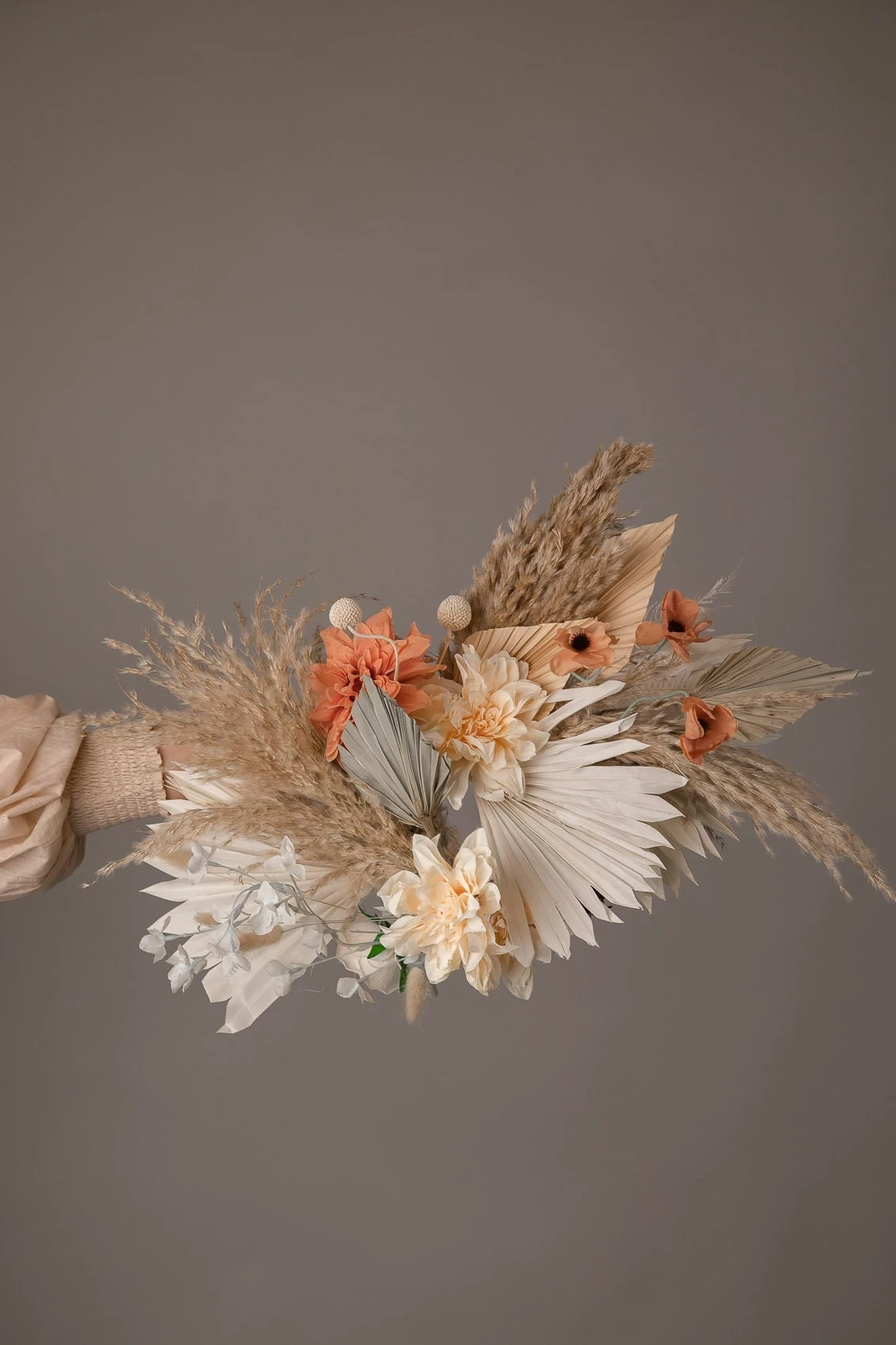 Modern Christmas Wreath No.13 / Peach Flowers In Soft Winter Door Wreath Christmas Decoration / Christmas Wreath / Xmas Door Wreath 7 Modern Christmas Wreath No.13 / Peach Flowers In Soft Winter Door Wreath Christmas Decoration / Christmas Wreath / Xmas Door Wreath - Image 5