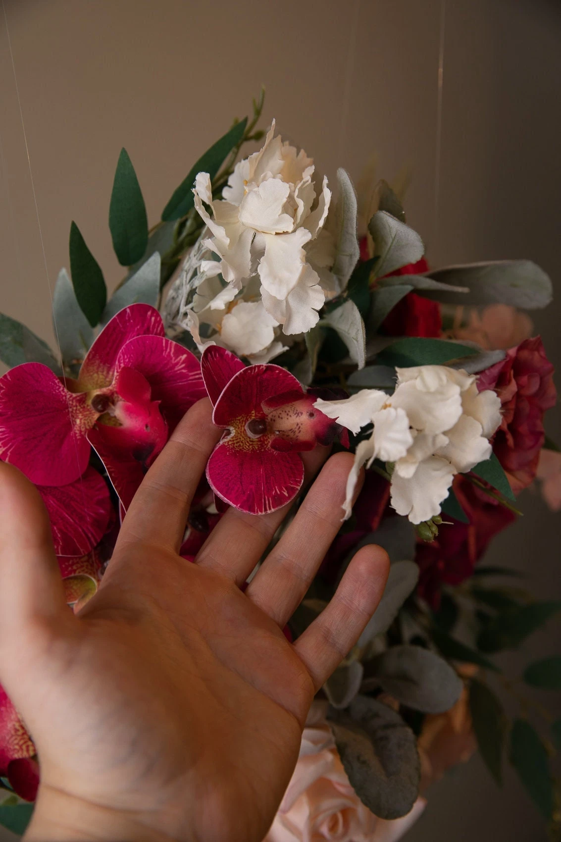 Modern Christmas Wreath No.9 / Artificial Orchids In Soft Winter Door Wreath Christmas Decoration / Christmas Wreath / Xmas Door Wreath 8 Modern Christmas Wreath No.9 / Artificial Orchids In Soft Winter Door Wreath Christmas Decoration / Christmas Wreath / Xmas Door Wreath - Image 6