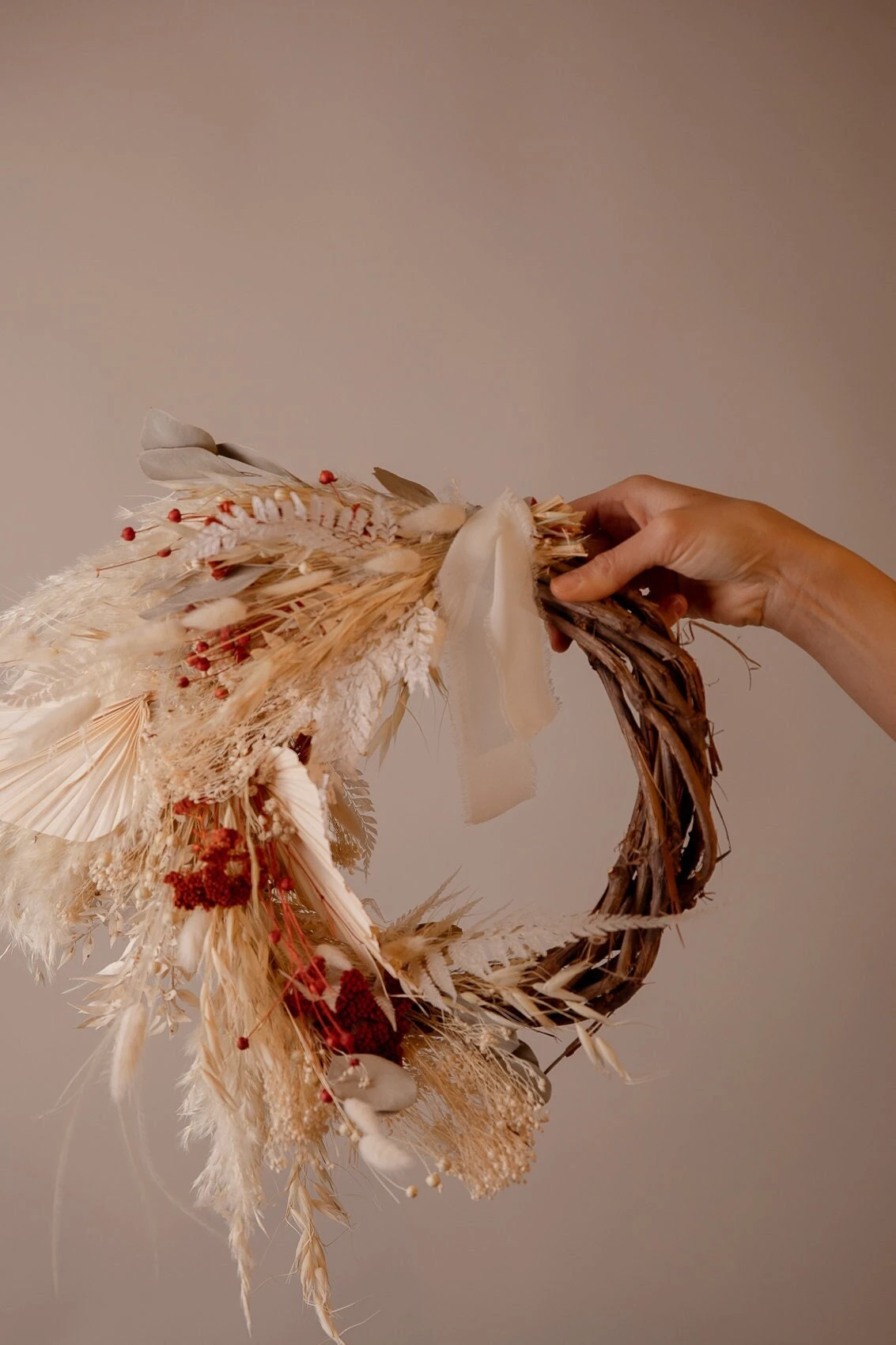 Modern Christmas Wreath No.11 / Palm Leaves In Soft Winter Door Wreath Christmas Decoration / Christmas Wreath / Xmas Door Wreath 8 Modern Christmas Wreath No.11 / Palm Leaves In Soft Winter Door Wreath Christmas Decoration / Christmas Wreath / Xmas Door Wreath - Image 6