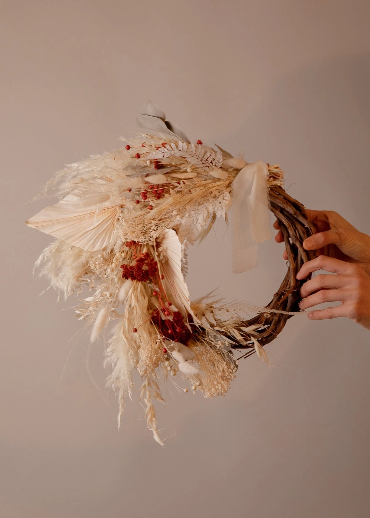 Modern Christmas Wreath No.11 / Palm Leaves In Soft Winter Door Wreath Christmas Decoration / Christmas Wreath / Xmas Door Wreath 9 Modern Christmas Wreath No.11 / Palm Leaves In Soft Winter Door Wreath Christmas Decoration / Christmas Wreath / Xmas Door Wreath - Image 7