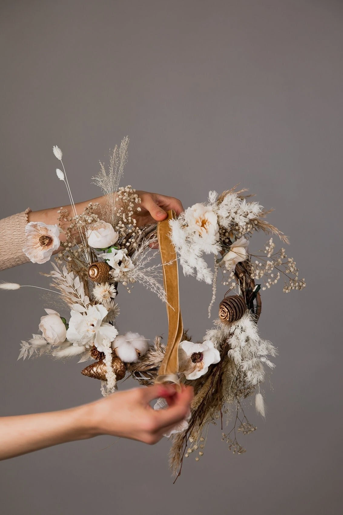 Modern Christmas Wreath No.14 / Anemone In Soft Winter Door Wreath Christmas Decoration / Christmas Wreath / Xmas Door Wreath 6 Modern Christmas Wreath No.14 / Anemone In Soft Winter Door Wreath Christmas Decoration / Christmas Wreath / Xmas Door Wreath - Image 4