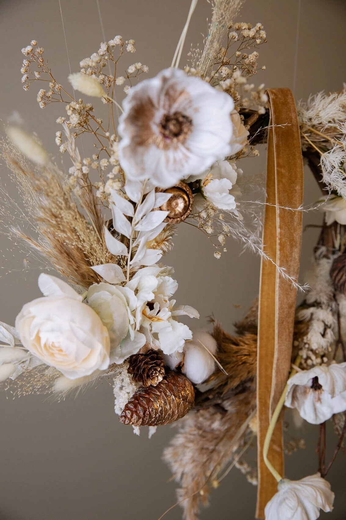 Modern Christmas Wreath No.14 / Anemone In Soft Winter Door Wreath Christmas Decoration / Christmas Wreath / Xmas Door Wreath 9 Modern Christmas Wreath No.14 / Anemone In Soft Winter Door Wreath Christmas Decoration / Christmas Wreath / Xmas Door Wreath - Image 7