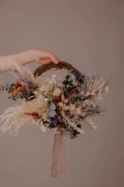 Modern Christmas Wreath No.25 / Rustic Dried Flowers In Soft Winter Door Wreath Christmas Decoration / Christmas Wreath / Xmas Door Wreath