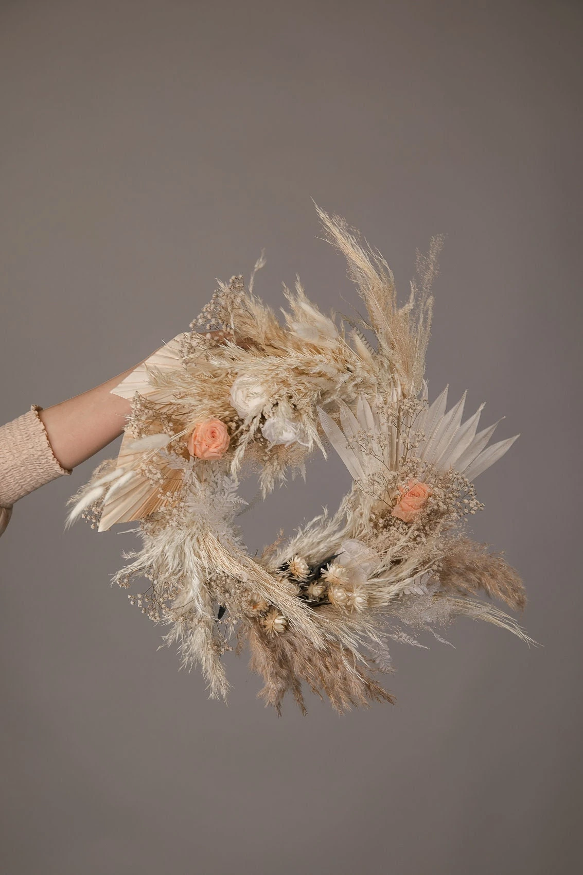 Modern Christmas Wreath No.23 / Pampas Grass In Soft Winter Door Wreath Christmas Decoration / Christmas Wreath / Xmas Door Wreath 5 Modern Christmas Wreath No.23 / Pampas Grass In Soft Winter Door Wreath Christmas Decoration / Christmas Wreath / Xmas Door Wreath - Image 3