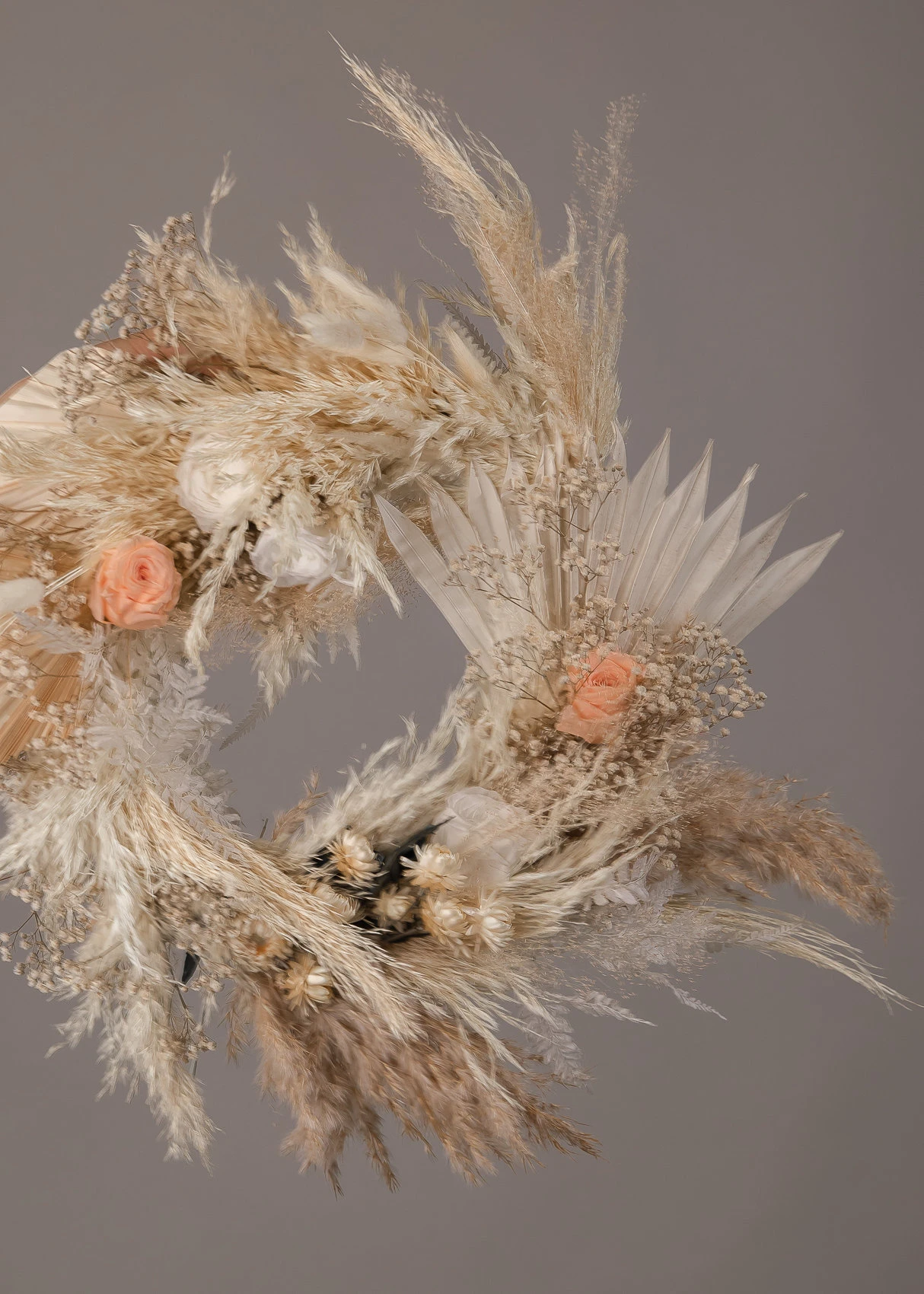 Modern Christmas Wreath No.23 / Pampas Grass In Soft Winter Door Wreath Christmas Decoration / Christmas Wreath / Xmas Door Wreath 7 Modern Christmas Wreath No.23 / Pampas Grass In Soft Winter Door Wreath Christmas Decoration / Christmas Wreath / Xmas Door Wreath - Image 5