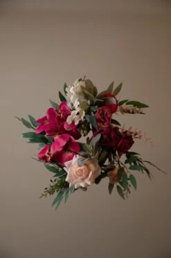 Modern Christmas Wreath No.9 / Artificial Orchids In Soft Winter Door Wreath Christmas Decoration / Christmas Wreath / Xmas Door Wreath