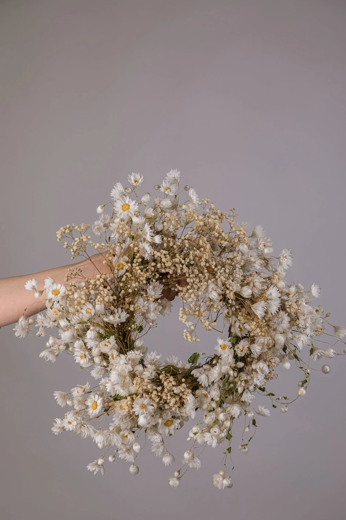 Modern Christmas Wreath No.6 / Daisies In Soft Winter Door Wreath Christmas Decoration / Christmas Wreath / Xmas Door Wreath 5 Modern Christmas Wreath No.6 / Daisies In Soft Winter Door Wreath Christmas Decoration / Christmas Wreath / Xmas Door Wreath - Image 3