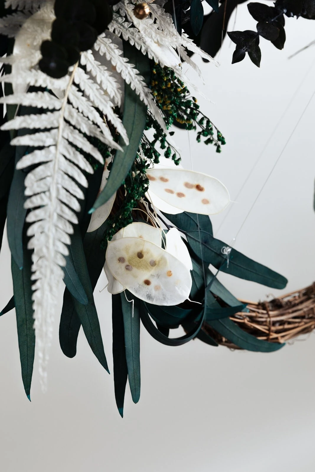 Modern Christmas Wreath No.15 / Cotton In Soft Winter Door Wreath Christmas Decoration / Christmas Wreath / Xmas Door Wreath 10 Modern Christmas Wreath No.15 / Cotton In Soft Winter Door Wreath Christmas Decoration / Christmas Wreath / Xmas Door Wreath - Image 8