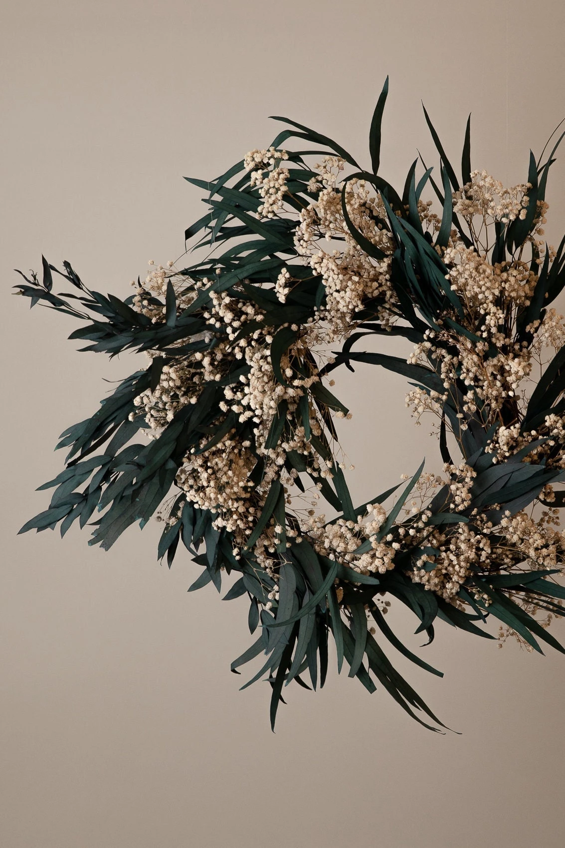 Modern Christmas Wreath No.7 / Preserved Eucalyptus In Soft Winter Door Wreath Christmas Decoration / Christmas Wreath / Xmas Door Wreath 6 Modern Christmas Wreath No.7 / Preserved Eucalyptus In Soft Winter Door Wreath Christmas Decoration / Christmas Wreath / Xmas Door Wreath - Image 4
