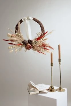 Modern Christmas Wreath No.18 / Pine Cones In Soft Winter Door Wreath Christmas Decoration / Christmas Wreath / Xmas Door Wreath